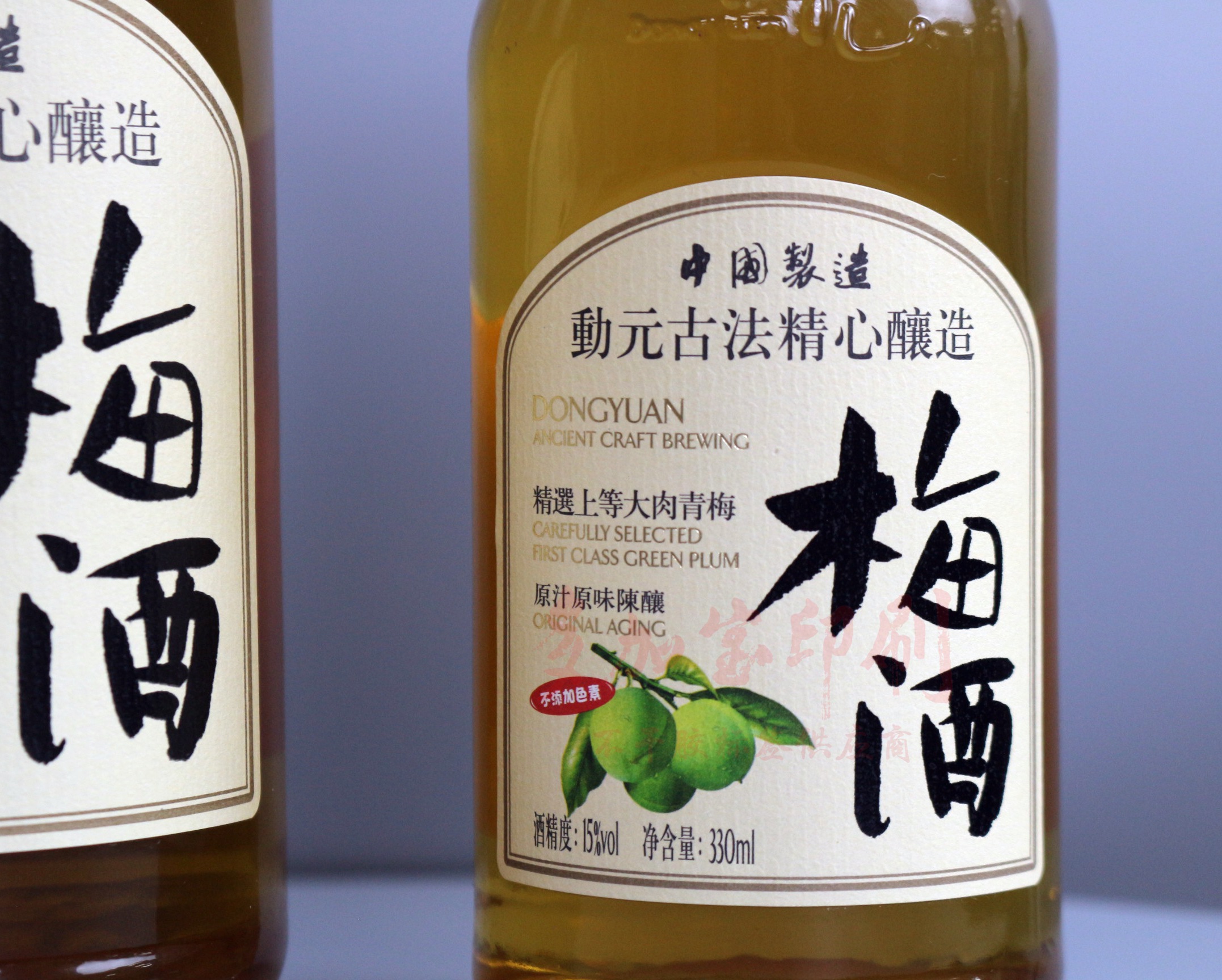 竖条纹特种纸烫黑金果酒标签局部.jpg